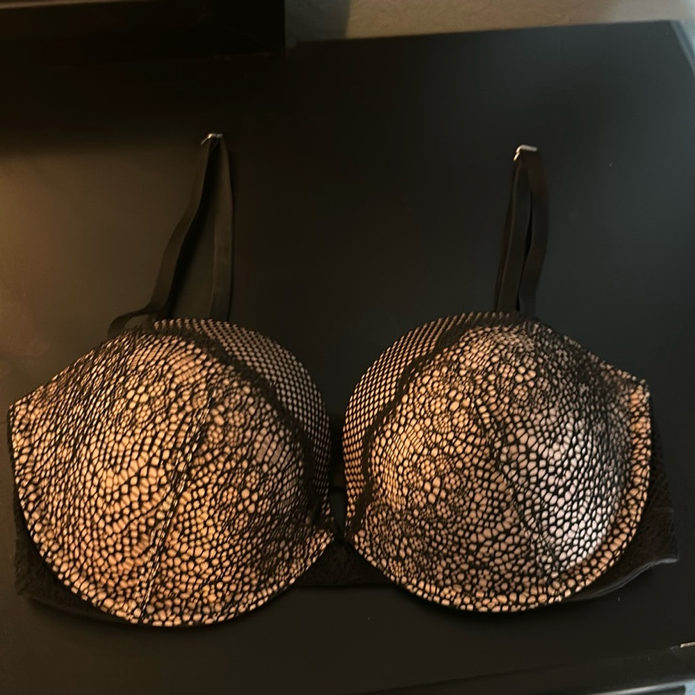 Victoria’s Secret Very Sexy Multi-way bra 32d